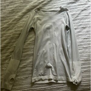 white Lululemon swiftly tech